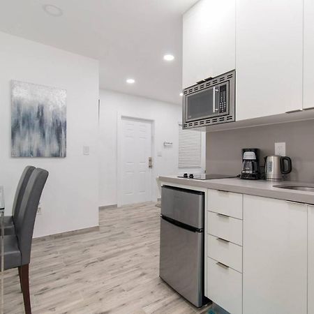 Newly Renovated 1 Bedroom Apt Designer Unit # 3 Данія-Біч Екстер'єр фото